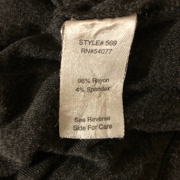 Cabi Women’s Gray V Neck Stretch Offhand Top - Picture 5 of 6